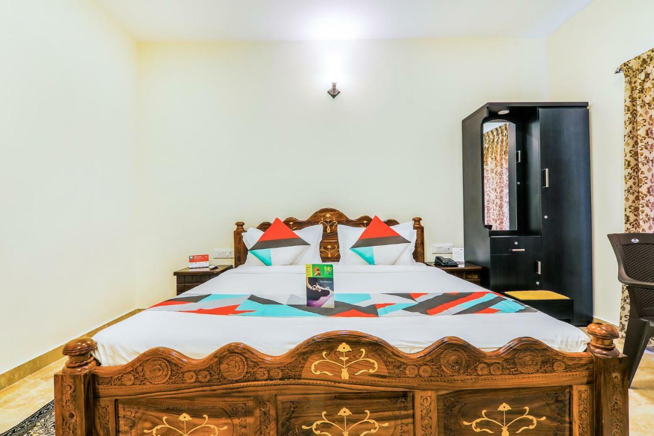 Fabexpress Royal Hideway Resort Уті Екстер'єр фото